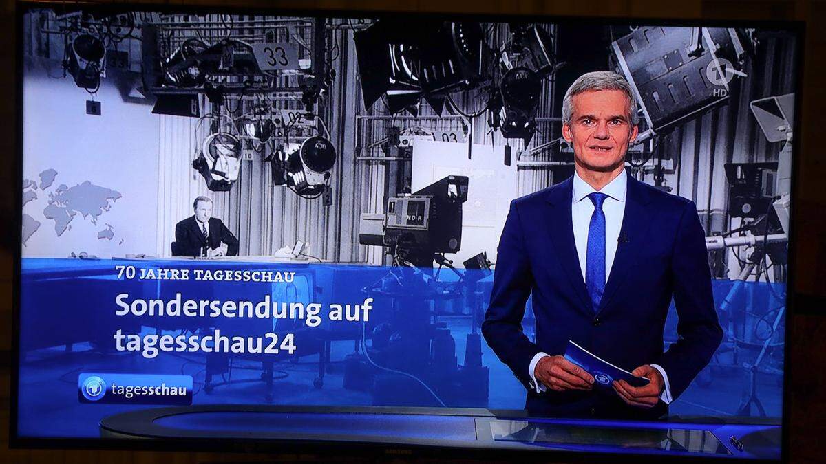 Die Tagesschau der ARD hat ihre Begrüßung geändert und das „meine Damen und Herren“ gestrichen.