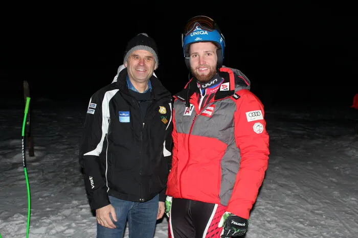 Obmann Gerald Wasserer und ÖSV-Läufer Marco Schwarz, der aus dem SC Bad Kleinkirchheim hervorging.
