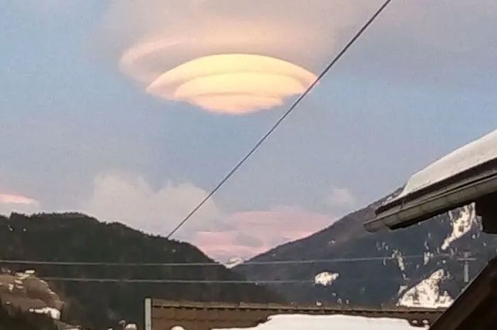 Beatrix Zirknitzer hat das "UFO" bei ihrem Spaziergang im Mölltal entdeckt und gleich ein Foto gemacht.