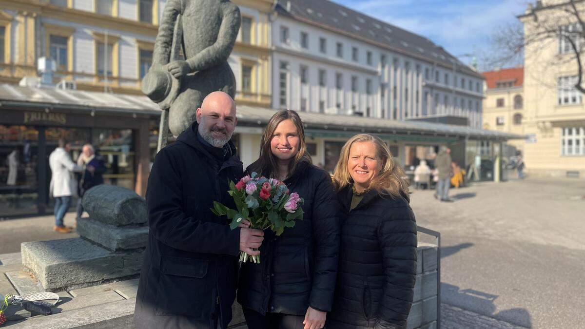 Freuen sich auf die Zusammenarbeit mit der neuen Marktkoordinatorin Martina Derhaschnig: Gert Höferer (stellvertretender Marktsprecher der Gastronomen) und Claudia Rogatschnig (Sprecherin für den Handel) 