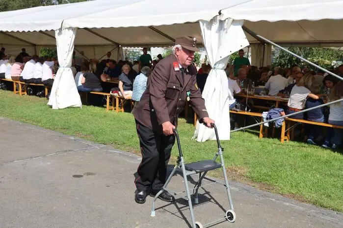 Wegen der zahlreichen Mitglieder der Familie Sundl wird die Feuerwehr Entschendorf auch als „Sundl-Wehr“ bezeichnet. Mehrere Generationen der Familie engagieren sich in der Wehr.