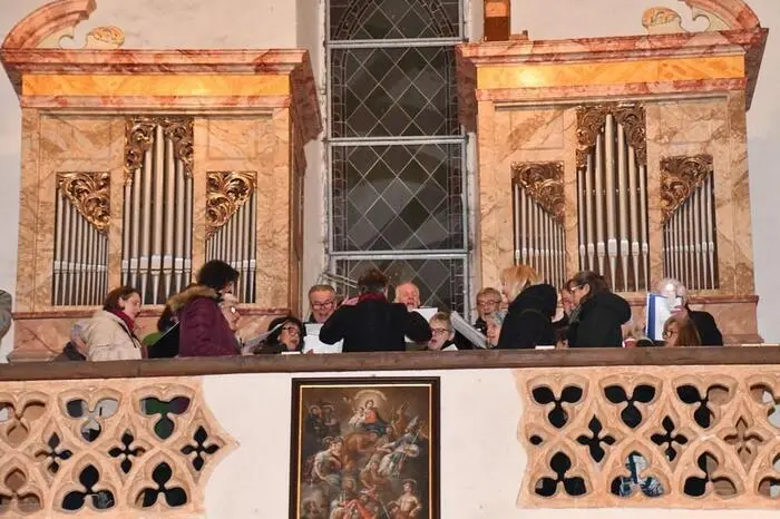  Nach der feierlichen Messe, musikalisch umrahmt von einem Klarinettenquartett und der Sängerrunde Schöder, folgte ein geselliges Beisammensein im Gasthof „Hirschenwirt“.