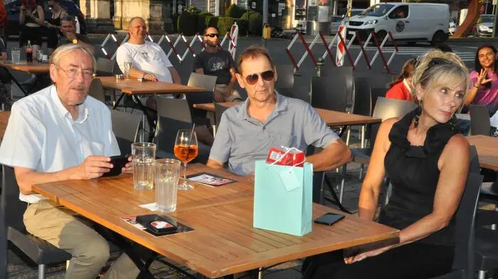 Das Stadtmarketing der Stadtgemeinde Voitsberg unter Evelyne Oswald lud am Donnerstag, 18. Juli, die obersteirische Formation „Electric Blues Connection“ zu einem Konzert am Voitsberger Michaeliplatz.