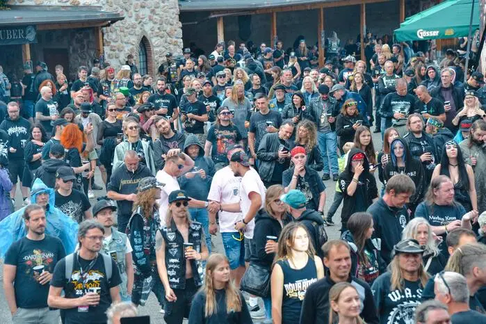 Und bis Samstag, dem letzten Festivaltag, wird es im Leobener Stadtteil Schladnitz wohl auch nicht ruhiger werden.