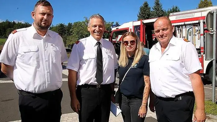 Zum traditionellen Frühschoppen lud die Freiwillige Feuerwehr Stallhofen unter HBI Rupert Preglau (2.v.l.) und OBI Christian Hochegger am vergangenen Sonntag ein.