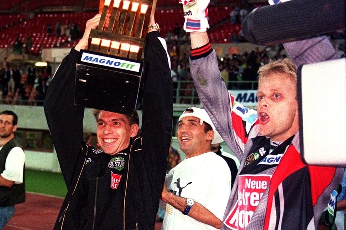Andrej Tschernischow, Darko Milanic und Thomas Gill feierten den Cup-Titel.