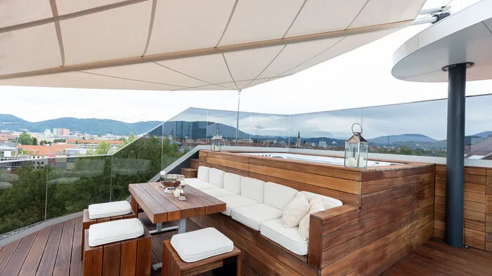 2020 erfüllte sich Verena Kubinzky-Papik den Traum der Dachterrasse auf einem Altbau in der Grazer Innenstadt.