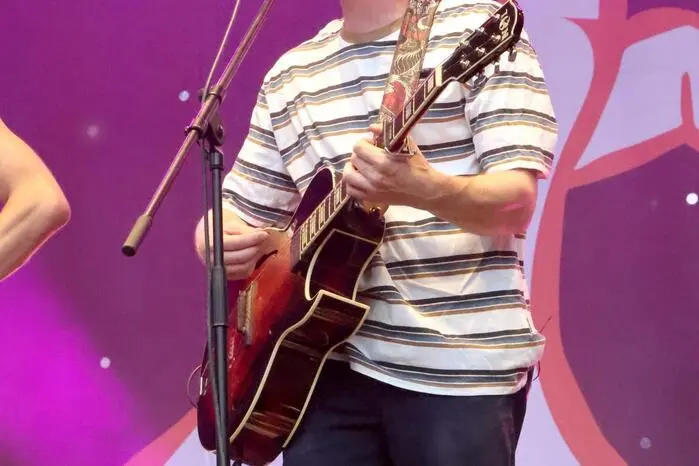 Mit ihren humorvollen Texten und unbändiger Energie sorgte das Quintett aus der Schweiz für einen unvergesslichen Abend.