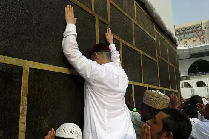 Dem islamischen Glauben zufolge kehren die Pilger von der Hajj "rein wie Ungeborene" zurück. Im Koran werden die Teilnehmer als "Gäste Gottes" bezeichnet.