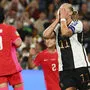 Deutschland, hier Alexandra Popp, kann es nicht fassen, das Aus nach der Vorrunde ist besiegelt