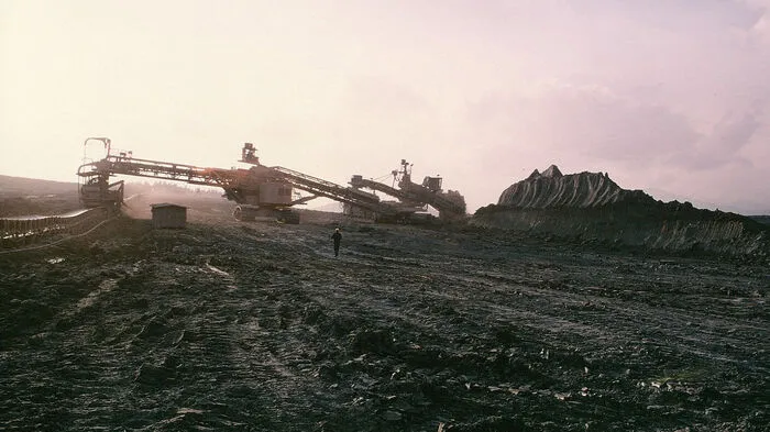Mit der Schließung der Karlschacht-Grube 1990 war der Untertage-Bau Geschichte. Fortan wurde die Kohle für ein paar Jahre ausschließlich unter freiem Himmel gewonnen.