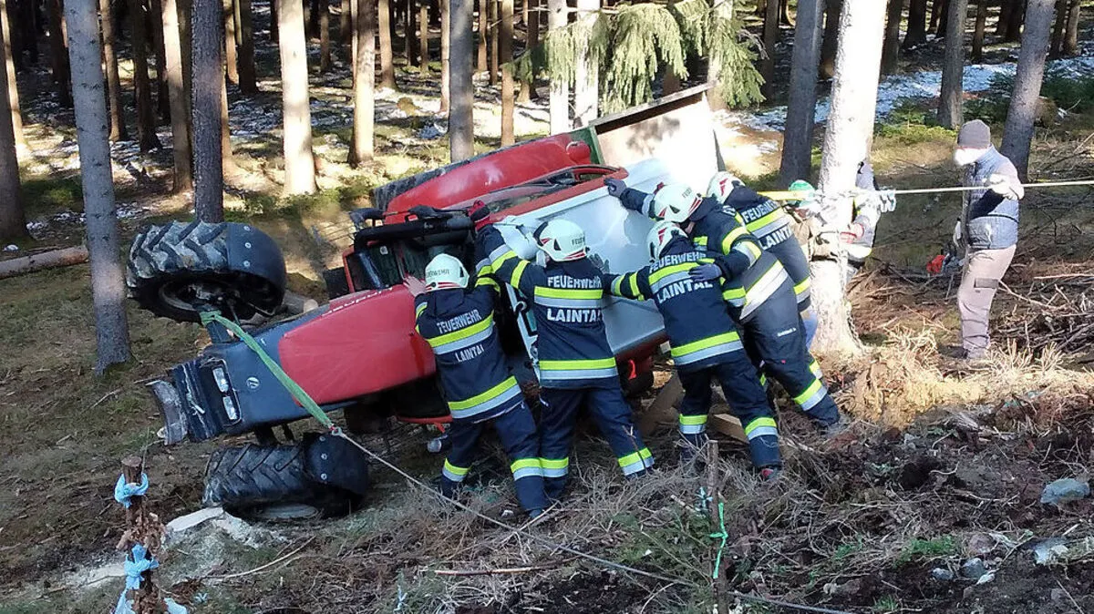 Im Einsatz waren die FF Laintal mit drei Fahrzeugen sowie die Polizei Trofaiach