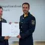 Der neue Bezirkspolizeikommandant-Stellvertreter Hansjörg Santner (r.) mit Landespolizeidirektor Gerald Ortner