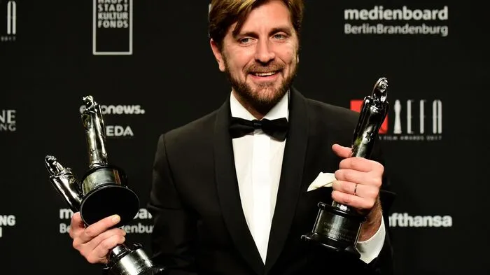 Nach der Goldenen Palme in Cannes nun der große Triumph in Berlin: "The Square" von Ruben Östlund ist mit sechs Auszeichnungen der große Abräumer der 30. Europäischen Filmpreise.