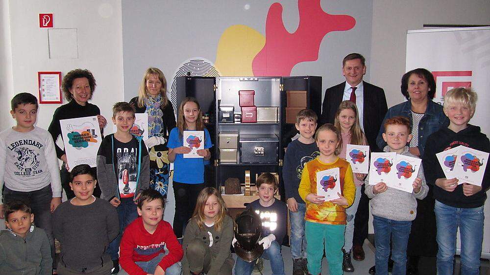 Schülerinnen und Schüler der Volksschule Leitendorf besuchten gestern das neue junge Museum 