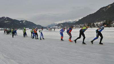 Rund 1100 Starter bretterten gestern beim 2. Volkslauf der Alternativen Elf-Städte-Tour übers Eis. Darunter 36 Österreicher