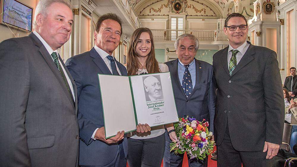 Arnold Schwarzenegger mit seiner Tochter Christina, LH Hermann Schützenhöfer, Gerald Schöpfer und Ferdinand Krainer