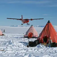 Die Briten lieben ihre roten Briefkästen. Auch im British Antarctic Territory am Südpol, wo hauptsächlich Forscher arbeiten, freut man sich über Post