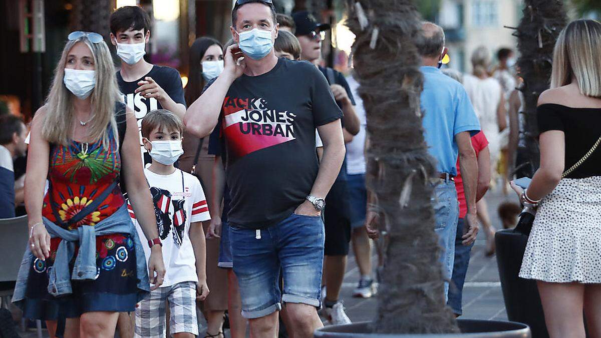 In Velden wird die Maskenpflicht eingehalten