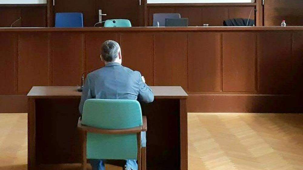 Mit Messer auf Ehefrau eingestochen: 50-Jähriger vor Gericht