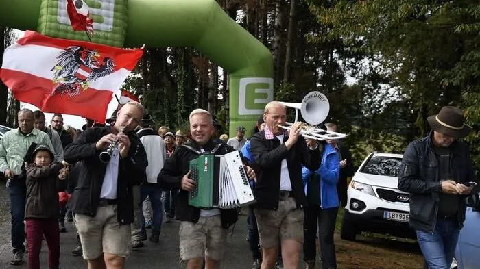Die Eldseer wanderten mit ihren Fans durchs Schilcherland