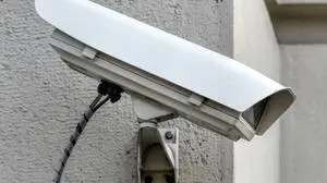 ABD0066_20190208 - WIEN - ÖSTERREICH: ++ THEMENBILD ++ Illustration zum Thema Sicherheit/Überwachung: Eine Überwachungskamera an einem Gebäude aufgenommen am 8. Februar 2019 in Wien. - FOTO: APA/HERBERT NEUBAUER,sujet,videoüberwachung