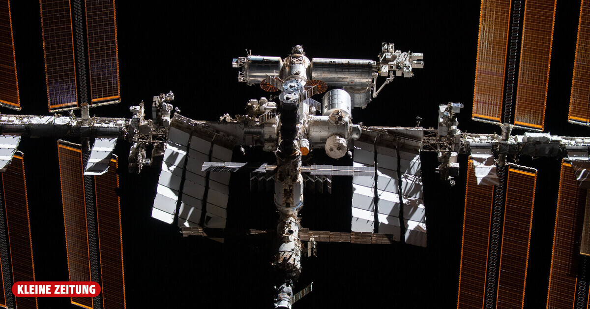 ISS astronauts had to temporarily leave the space station due to a leak