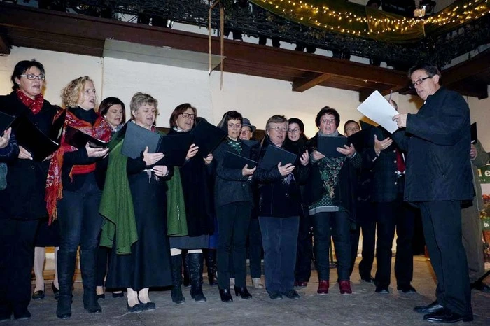 Der Musikverein Burgau gemeinsam mit dem Burgauer Chor...