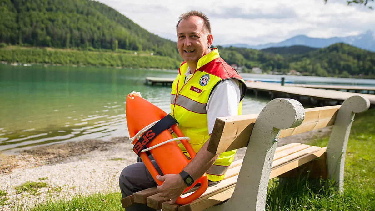 Jürgen Honorius Haim ist Wasserretter, Feuerwehrmann und beim Roten Kreuz 