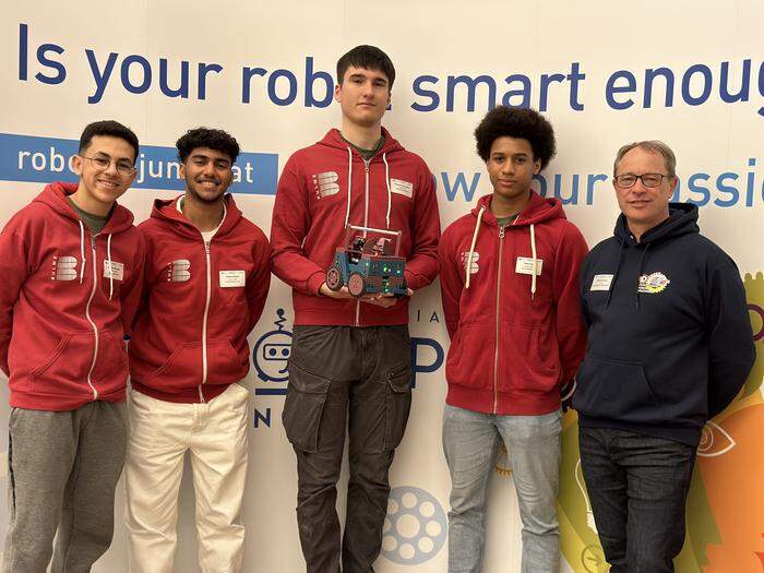 Die B.Robots Juniors landeten auf dem dritten Gesamtrang: Raphael Eskandar, Ramez Gobran, Diezel Opara und Alexander Scherdoner mit Peter Frauscher