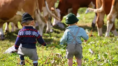 Die Frage, was man mit den Kindern in den Ferien unternehmen soll, treibt viele um. Egal ob Lernaktivität oder Wanderung, man wird auch vor der Haustür in der Oststeiermark fündig (Sujetbild)