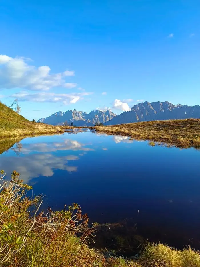 Die Hochsteinhütte ist Ausgangspunkt für leichte Wanderungen im Hochgebirge