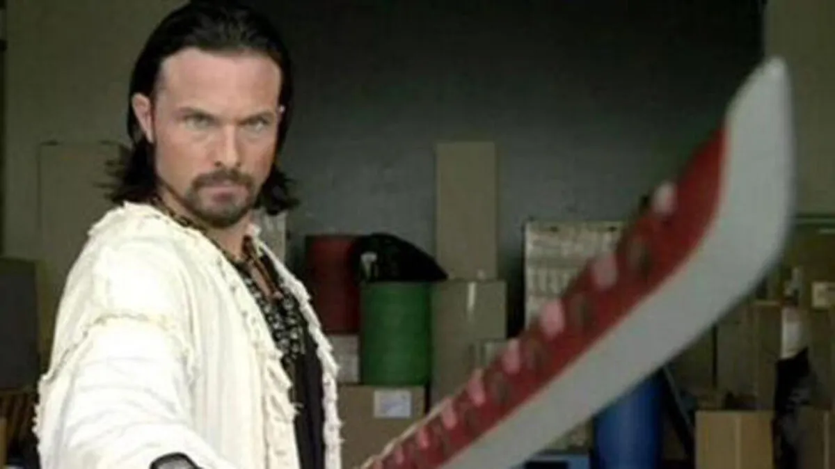Ricardo Medina in seiner Rolle als "Deker"