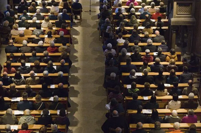 Unter der Leitung von Otto Kargl präsentierten die cappella nova graz und der Kammerchor Salzburg ein vielfältiges Programm zu Ehren des 200. Geburtstags Bruckners