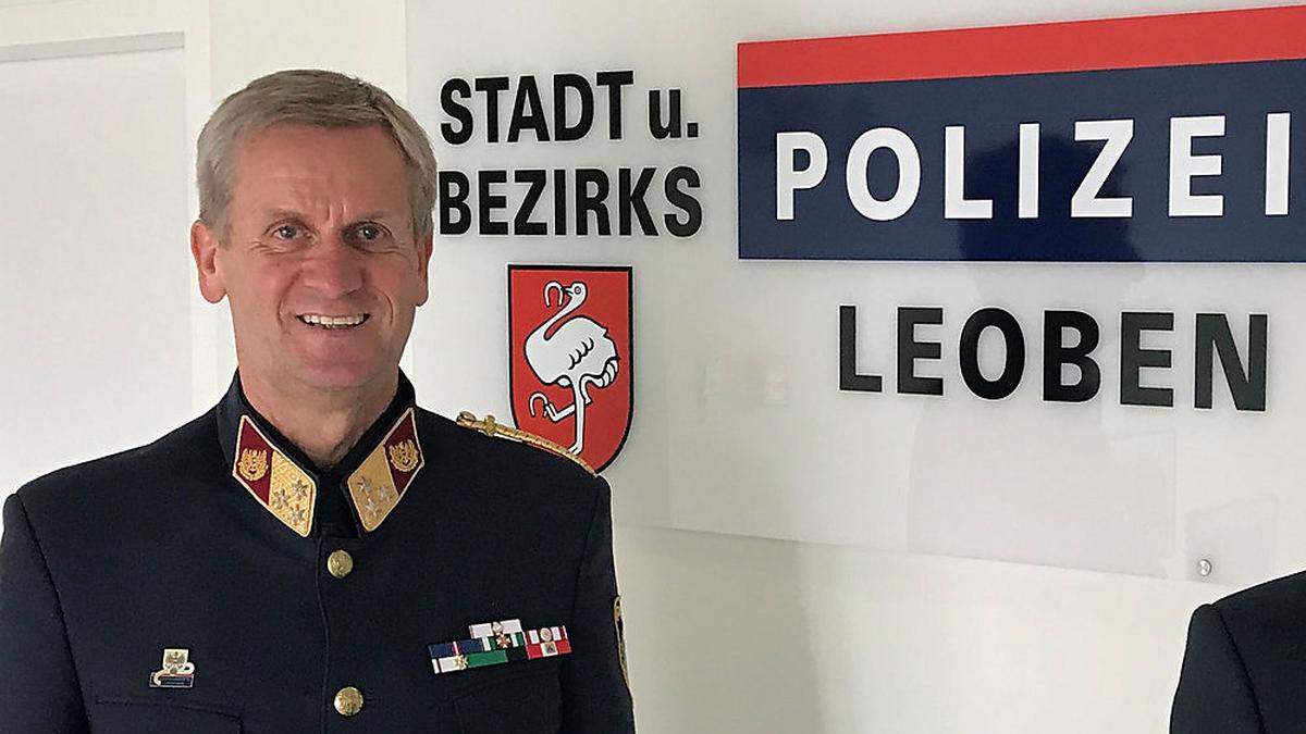 Leobens Polizeichef Karl Holzer warnt vor falschen Polizisten, die telefonisch Informationen über Wertgegenstände erfragen wollen