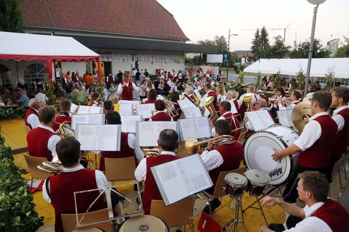 Beim traditionellen Rittscheintaltreffen begrüßte der Musikverein Therme Loipersdorf vier Blaskapellen: