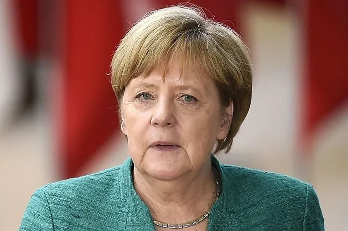 Mit der „Willkommenskultur“ ist es vorbei, Koalitionspartner CSU hat der deutschen Kanzlerin Angela Merkel ein Ultimatum gestellt. Merkel spricht von tri- und bilateralen Lösungen, scheint Konzessionen einzugehen. Sie steht stark unter Druck, aber nach wie vor hat sie in Europa eine starke Stimme. Doch von ihr sind Lösungen gefordert; ob das gelingt, ist fraglich.