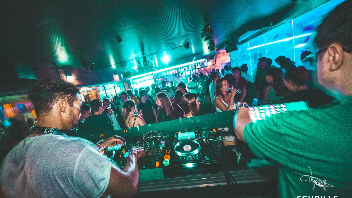 Eröffnungsfeier für die "Schrille Grille"