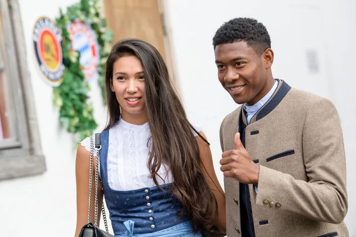 Dennoch ließen sich David Alaba, dessen Verletzung etwas weniger schlimm ist als erwartet, und seine Kollegen es sich nicht nehmen, am heutigen Sonntag auf das Oktoberfest zu gehen.