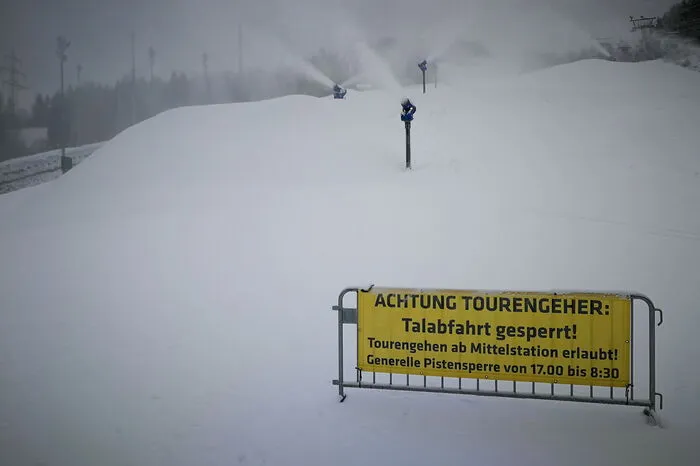 Schneekanonen sind längst im Einsatz.