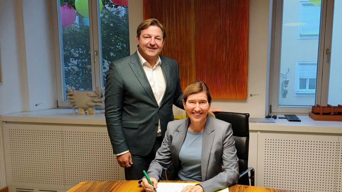 Der Villacher Bürgermeister Günther Albel (SPÖ) mit Angelika Chmelar