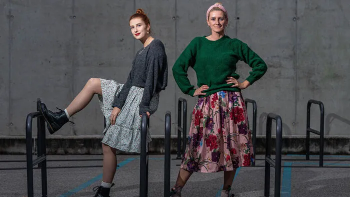 Blumen passen nicht in den Herbst? Lena Luisa Fuchs (@weristluisa) und Tamara Prutsch (@carrieslifestyle) sehen das anders.
