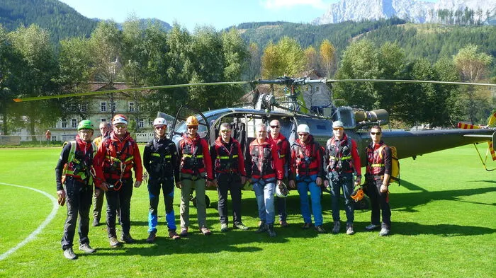 Am Pfaffenstein in Eisenerz gab es einen Großeinsatz – zum Training für die Bergrettung Eisenerz, die Rettungshundestaffel des Roten Kreuzes und einige Bundesheer-Angehörige samt Hubschrauber.