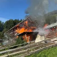 Der Stall von Josef Schmölzer stand am 11. Juli in Vollbrand. Heute bittet die Familie um Unterstützung für den Wiederaufbau