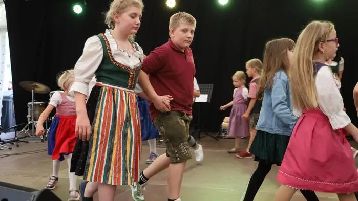 Die Feldbacher Innenstadt kam bei den Tänzen und Musikstücken beim Volkskulturfestival zu beben. 