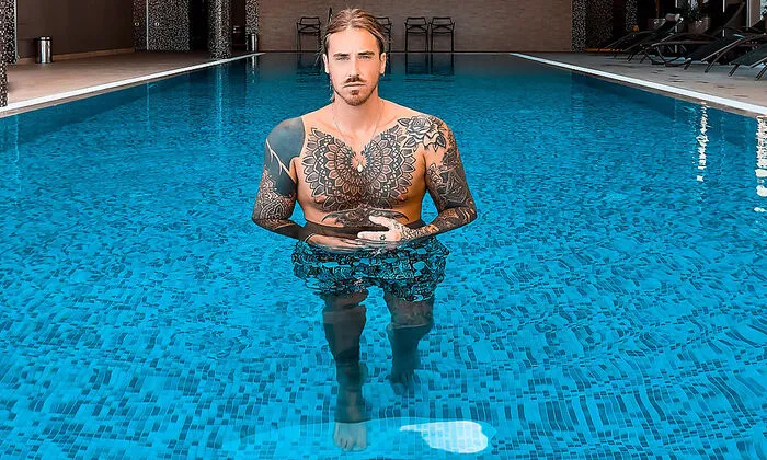 Entspannung im hoteleigenen Pool des Fünf-Sterne-Boutiquehotels Atlantida