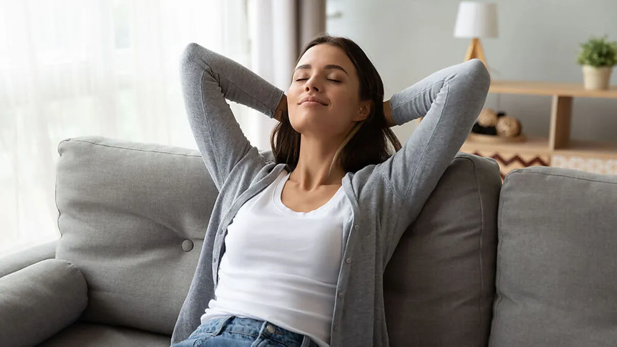 Den Stress für eine Minute zu unterbrechen kann helfen, Dinge wieder gelassener zu sehen. 