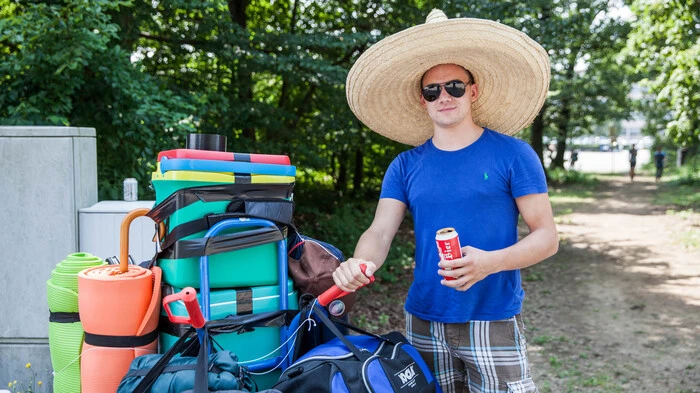 Am Donnerstag am Schwarzlsee (Premstätten bei Graz) geht's los mit dem Lake Festival - drei Tage EDM-Party, Sonne und See warten auf die Besucher. Und die ließen nicht lange auf sich warten ...