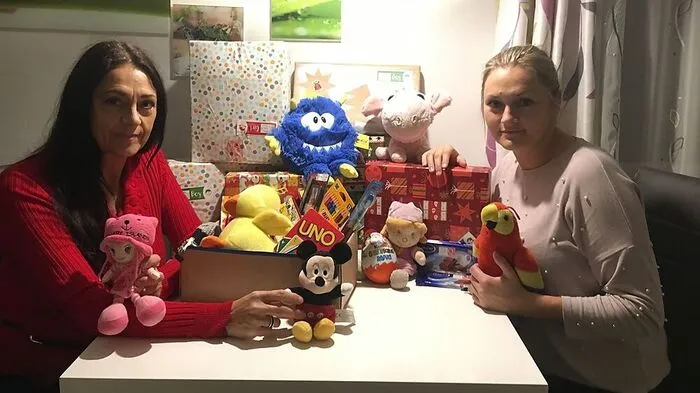 Elda und Sina Gasser sammeln für Weihnachten im Schuhkarton
