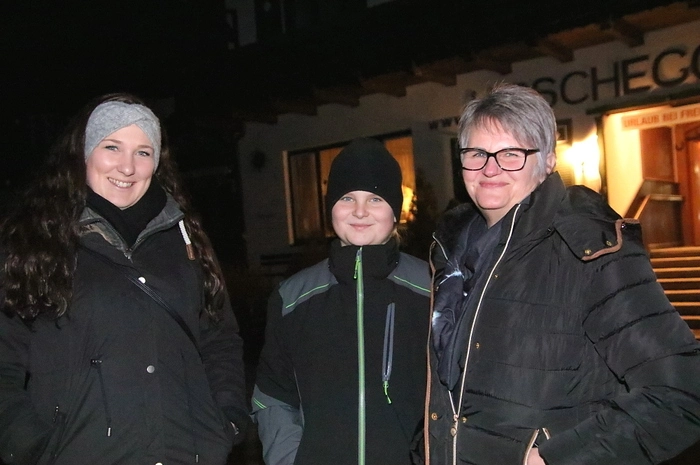 Klicken Sie sich durch die Bilder des Abends!